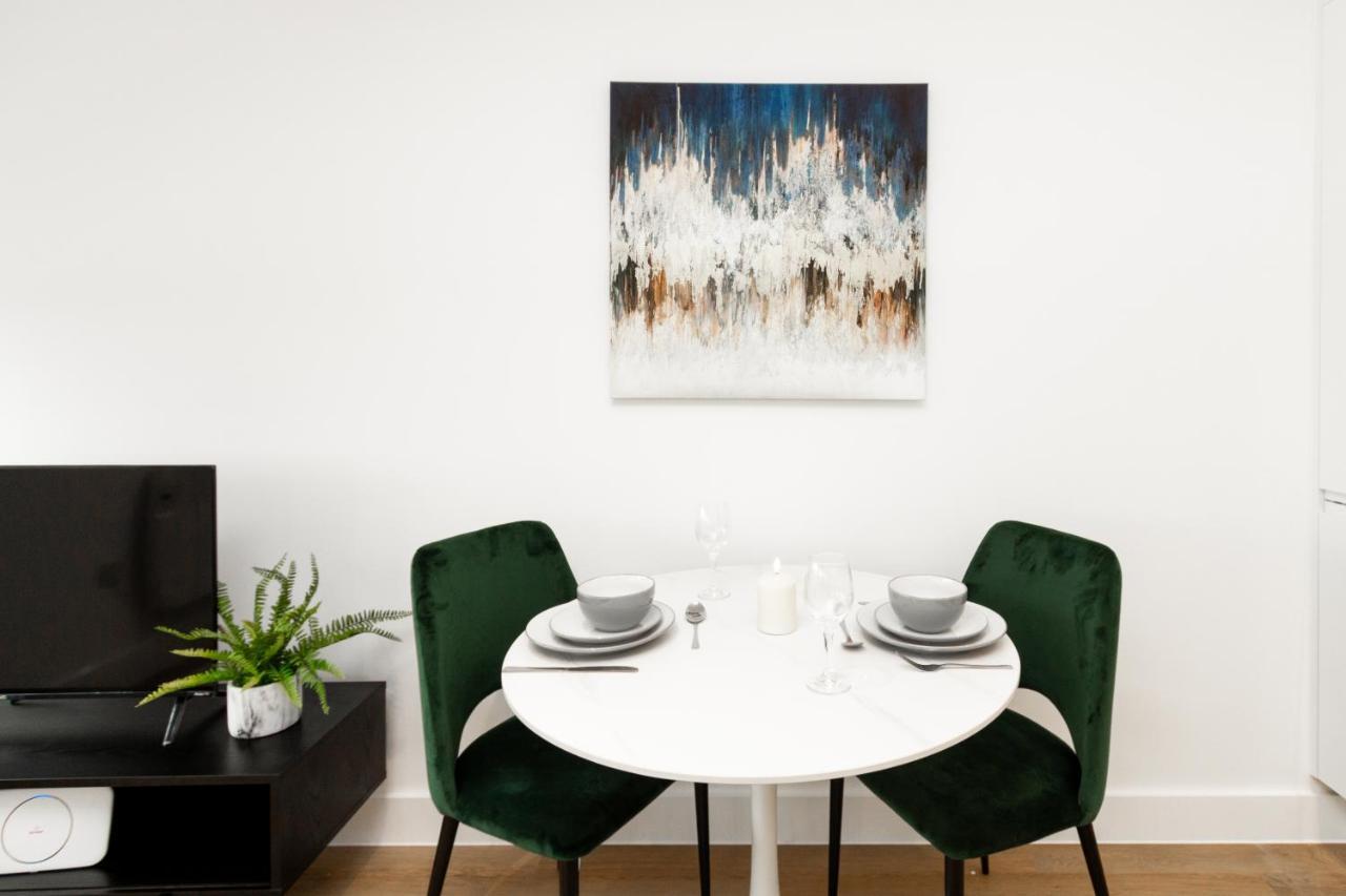 Stylish Studio Apt Overlooking Old Trafford Manchester Esterno foto